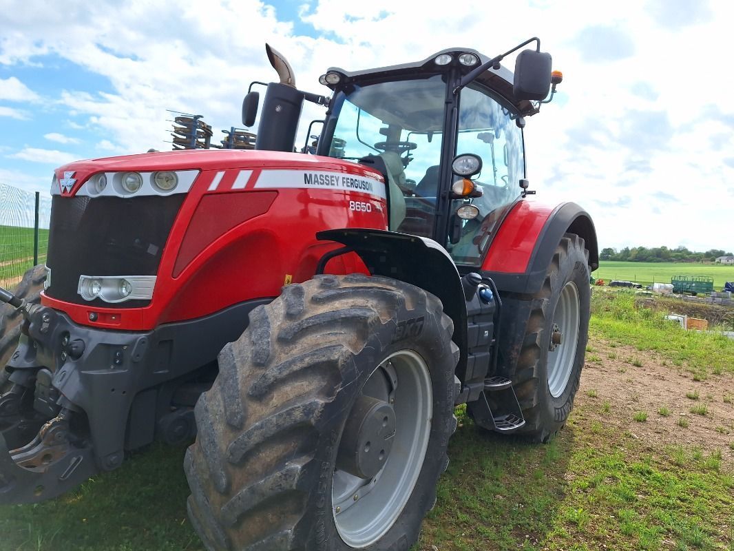 E-FARM: Massey Ferguson 8650 - Tractor - id Y7U7UEG - €59,000 - Year of construction: 2014 - Engine hours: 6,850,Engine power (HP): 250,France