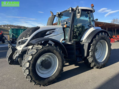 E-FARM: Valtra T254 Active - Tractor - id MMG73CS - €78,761 - Year of construction: 2018 - Engine hours: 5,100,Engine power (HP): 235,Austria