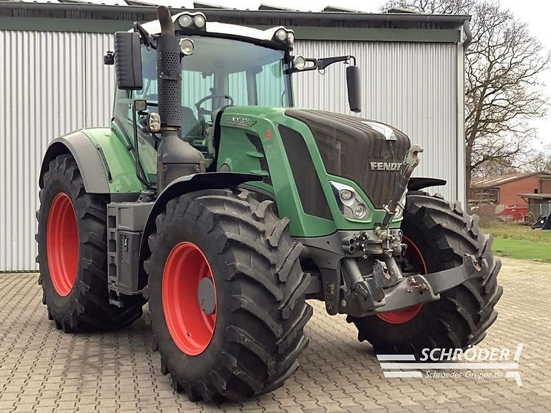 E-FARM: Fendt 828 Vario Profi - Tractor - id 6ADEZBT - €81,885 - Year of construction: 2015 - Engine hours: 5,364,Engine power (HP): 287,Germany
