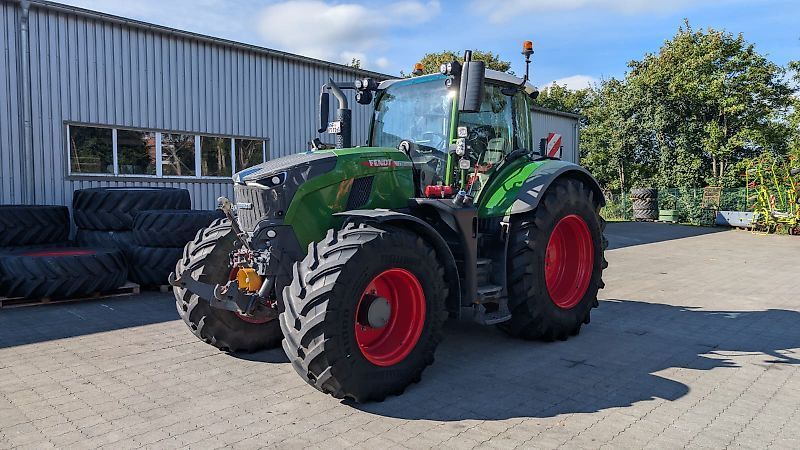 Fendt 726 Vario Profi Plus Tractor €202,000