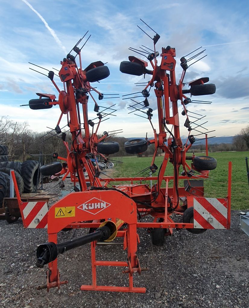E-FARM: Kuhn GF 10601 TO - Tedder - id GB7GWDR - €6,900 - Year of construction: 2007 - France
