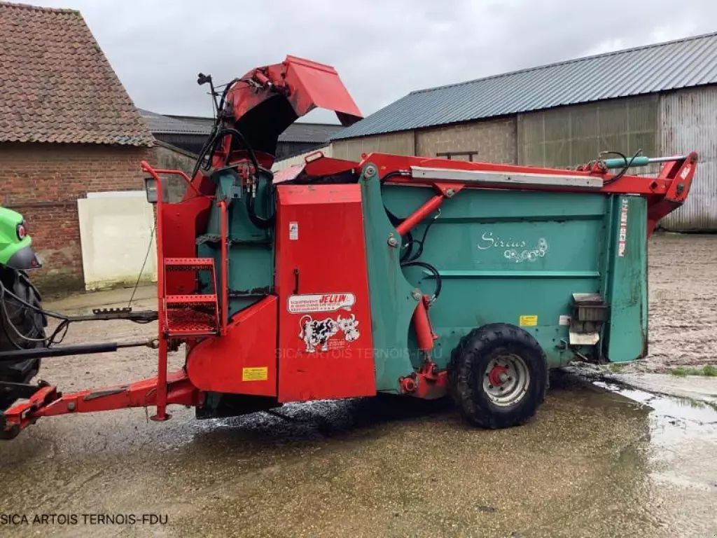 E-FARM: sonstige nc - div - Silage cutter and feeder - id C2P9ADR - €5,500 - Year of construction: 2017 - France