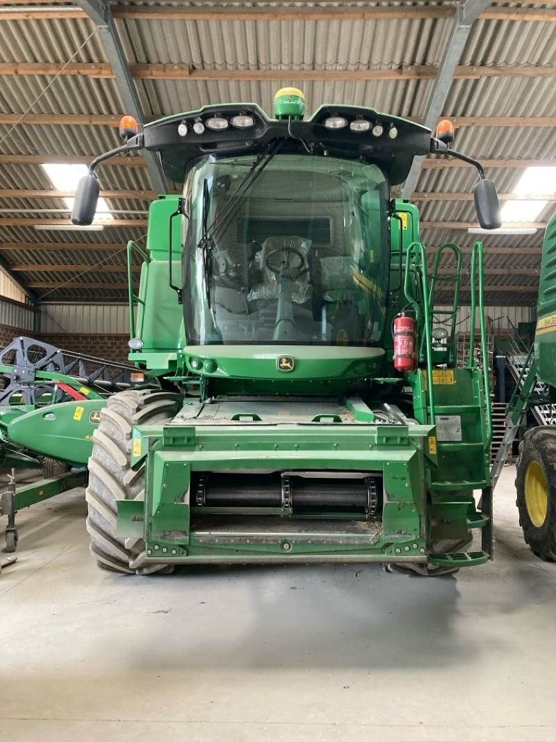 E-FARM: John Deere T 550 i - Mietitrebbia - id XJEKD2J - 162.500 € - Anno di costruzione: 2020 - Ore: 698,Germania
