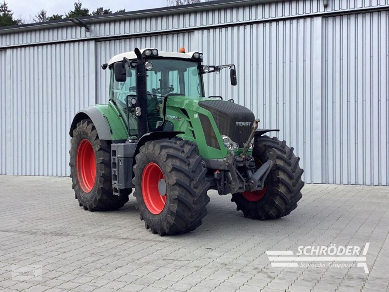 Fendt 826 Vario ProfiPlus tractor 62 870 €