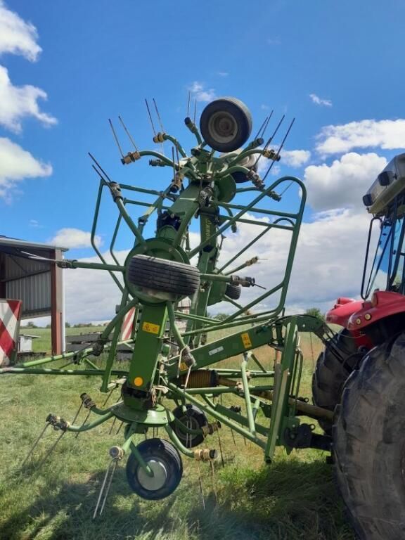 E-FARM: Krone kw 6.70/6 - Karuzelowy przetrząsacz do siana - id KFGX6YR - 6000 € - Rok produkcji: 2003 - Francja