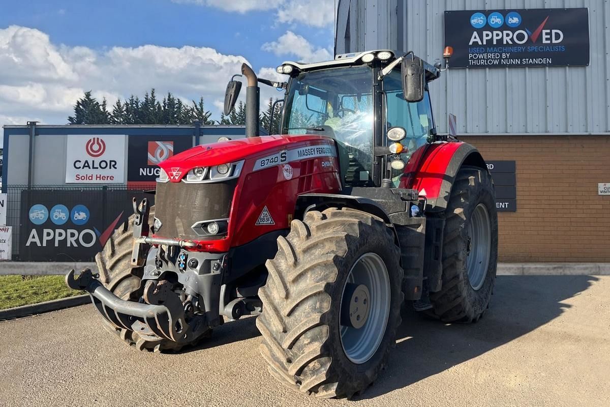 Massey Ferguson 8740 S Tractor €86,896