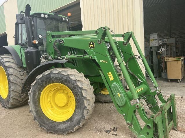 John Deere 6195 M Tractor €92,000