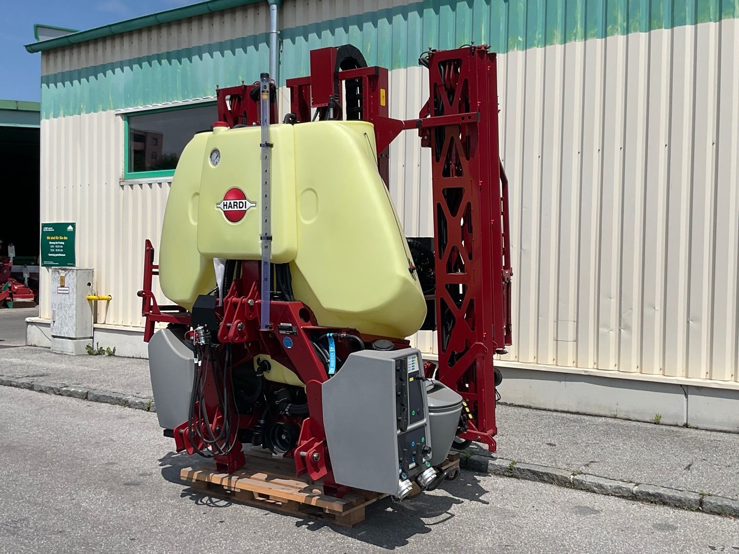 E-FARM: Hardi MEGA 1200 - Sprayer - id G62GAF2 - €27,333 - Year of construction: 2023 - Engine hours: 1,Austria