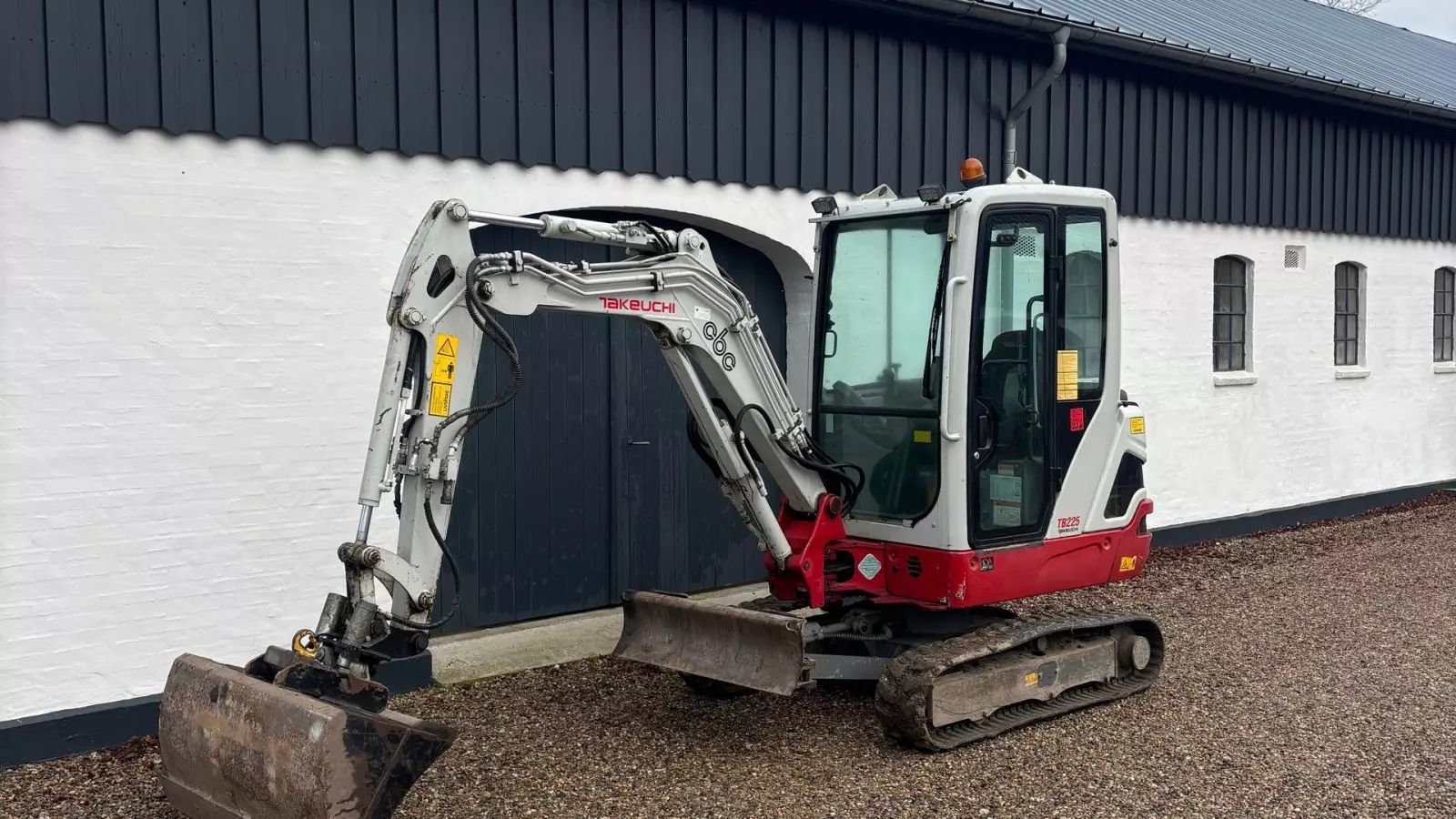 Takeuchi tb225 225 Excavator 25.961 EUR