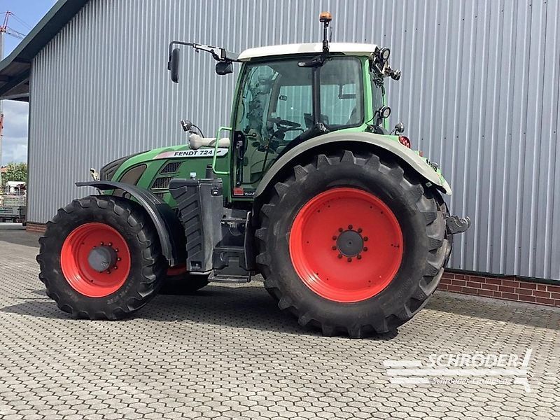 E-FARM: Fendt 724 Vario ProfiPlus - Traktor - id V4TG3G1 - 69.885 € - Baujahr: 2013 - Abgelesene Motorstunden: 10.453,Motorleistung (PS): 239,Deutschland
