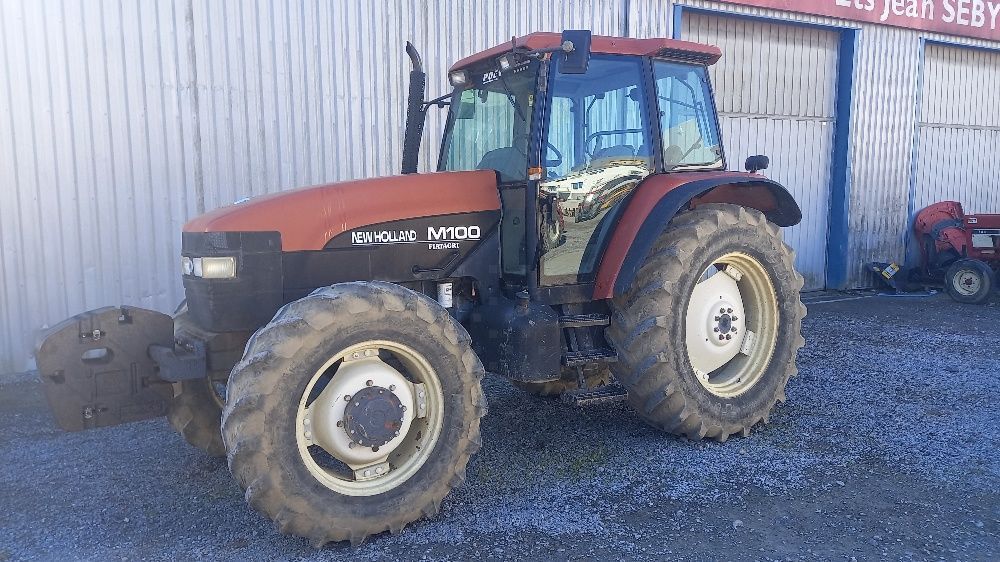 E-FARM: New Holland TS100 - Tracteur - id 9DHRYXC - 15 000 € - Année: 1998 - Lecture du nombre d'heure: 6 200,Puissance du moteur (chevaux): 100,France