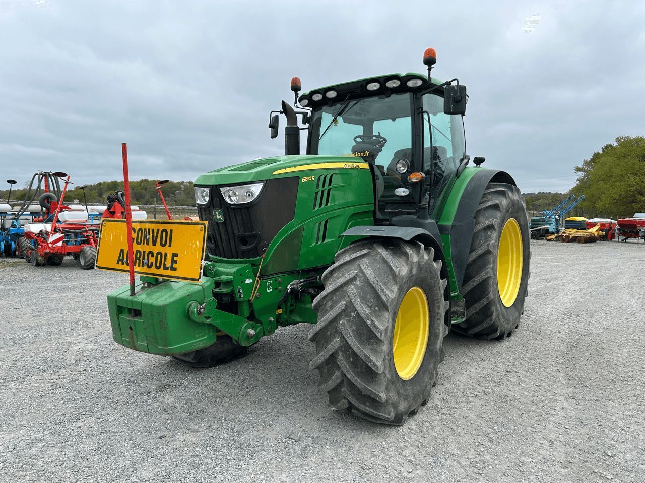 E-FARM: John Deere 6190 R - Traktor - id TBV1E8U - 62.000 € - Baujahr: 2014 - Abgelesene Motorstunden: 6.885,Motorleistung (PS): 190,Frankreich