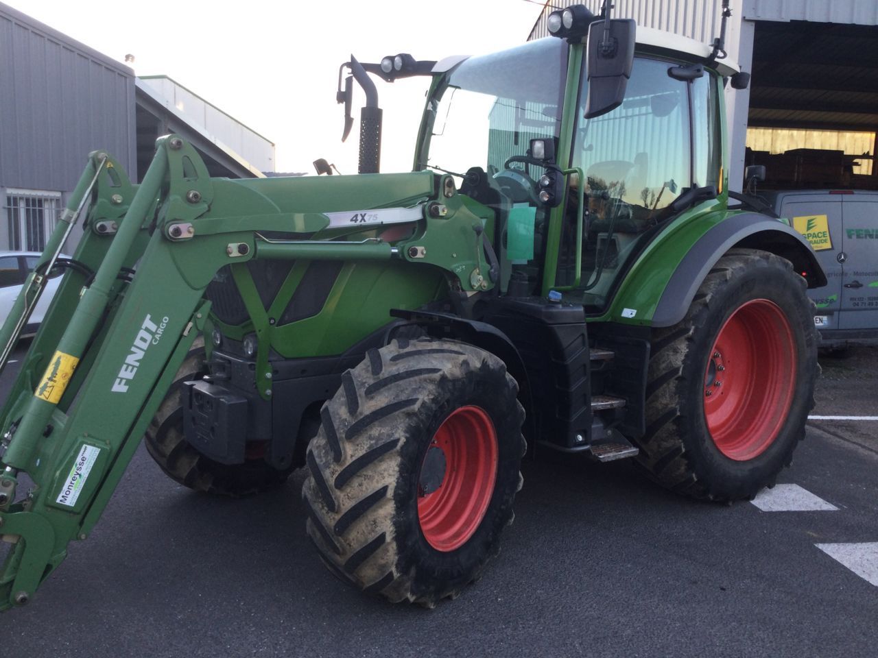 E-FARM: Fendt 312 Vario Profi - Tractor - id HX9SQXC - €78,000 - Year of construction: 2019 - Engine hours: 4,000,Engine power (HP): 125,France