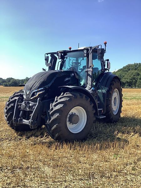 Valtra Q 305 Tractor 192.900 €