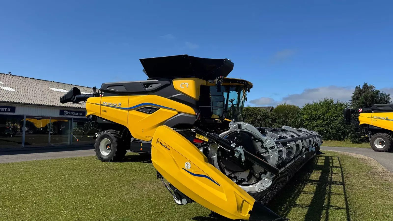 New Holland CR11 Combine harvester