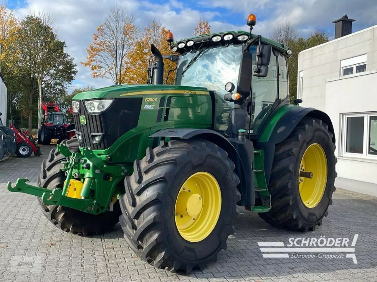 E-FARM: John Deere 6230R - Traktor - id PICDJFR - 98.885 € - Baujahr: 2018 - Abgelesene Motorstunden: 5.301,Motorleistung (PS): 249,Deutschland