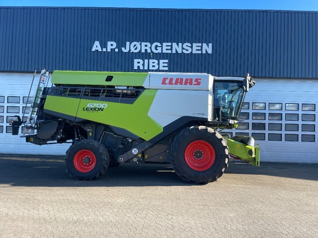 E-FARM: Claas Lexion 6700 - Mejetærsker - id JD2KZKE - 294.267 € - Produktionsår: 2022 - Motortimer: 607,Danmark