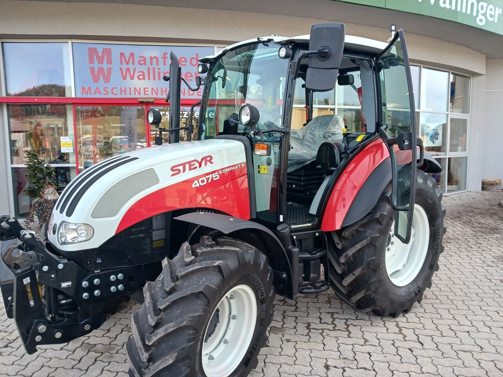 Steyr Kompakt 4075 Traktor 57 500 EUR