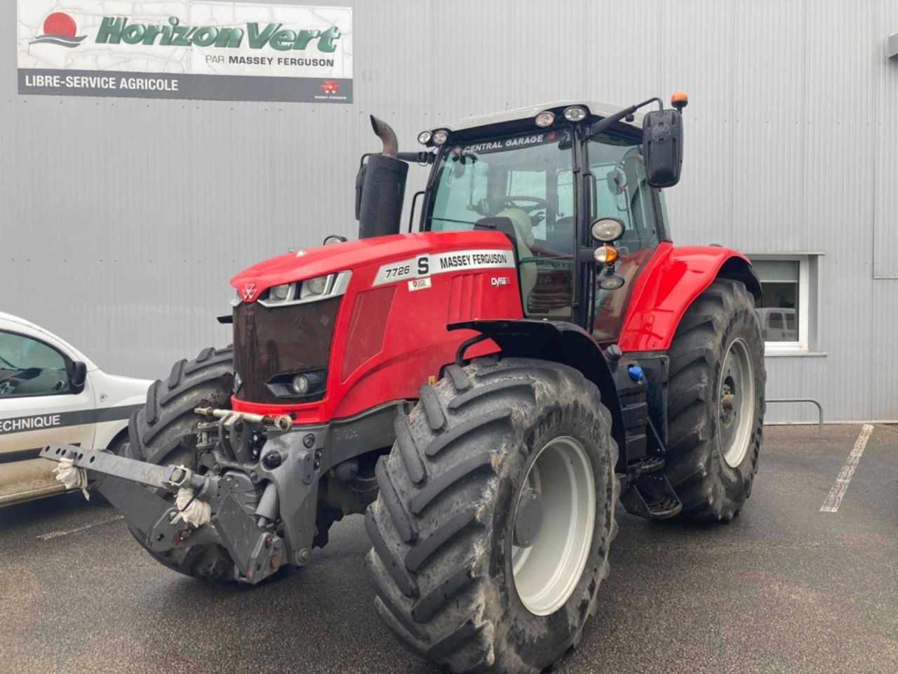 Massey Ferguson 7726S tractor €105,000