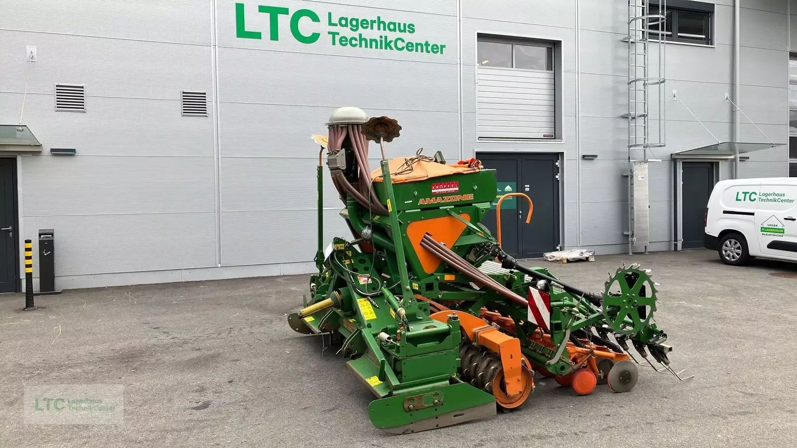 E-FARM: Amazone AD 303 Special - Aufbaudrillmaschine - id XPDRWTB - 15.750 € - Baujahr: 2006 - Österreich