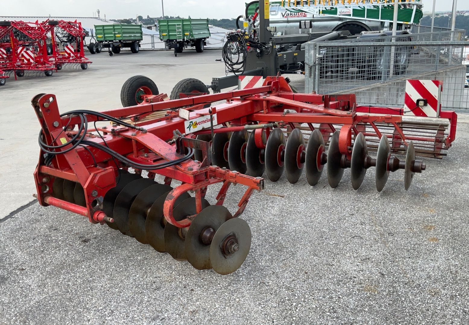 E-FARM: Kverneland V2/290-27 - Tallerkenharver og skiveharve - id 3AT71DB - 3.442 € - Produktionsår: 1998 - Østrig