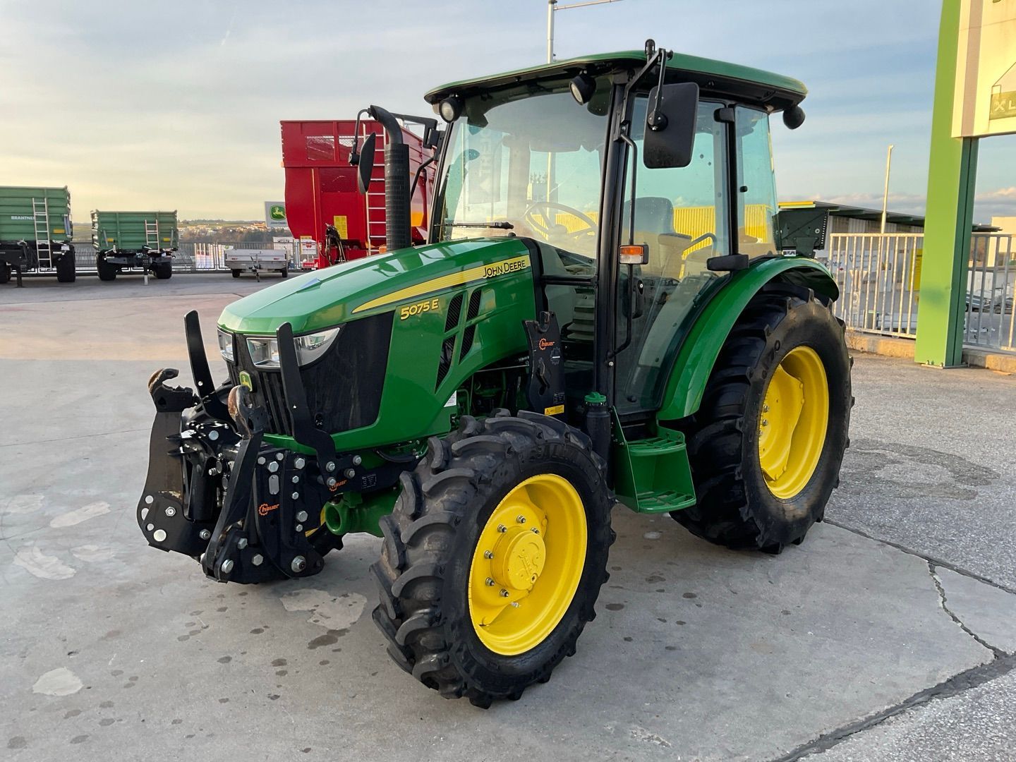 John Deere 5075 E Tractor 44.917 EUR