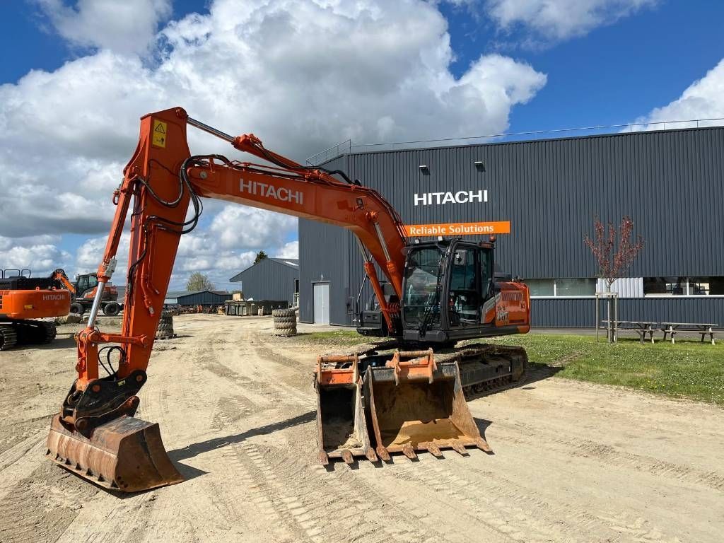 Hitachi zx180lcn Гусеничный экскаватор 140 000 €