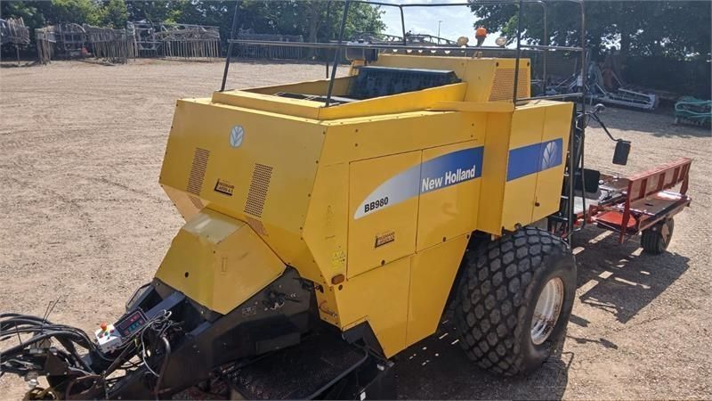 E-FARM: New Holland BB 980 - Baler - id PZ8F6CL - €19,437 - Year of construction: 2007 - Denmark