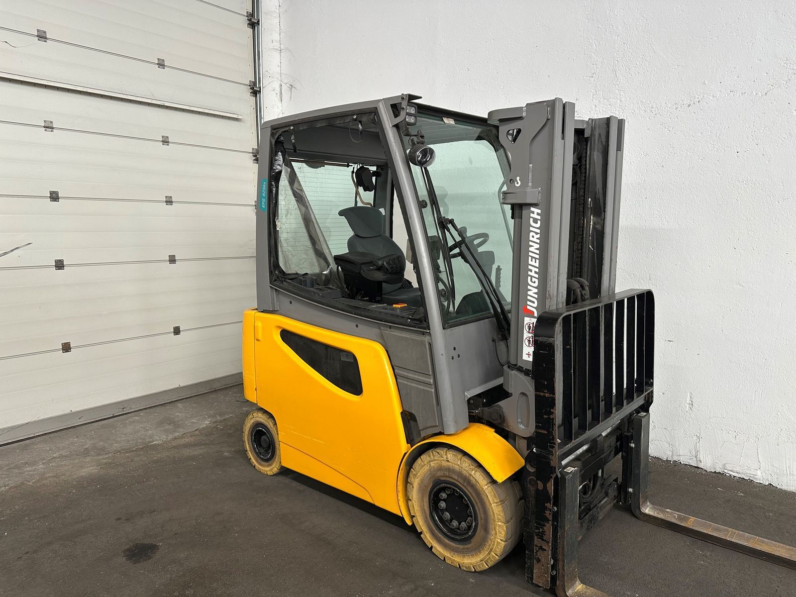 JUNGHEINRICH efg 425ks - triplex 4,4 m - ss - zvg - waage ! Carrello elevatore 12.950 €
