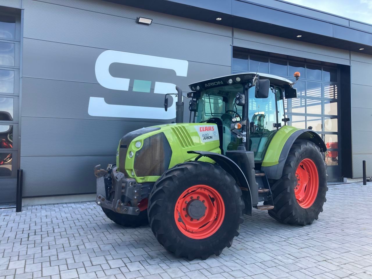 Claas Arion 620 Трактор 58 000 €