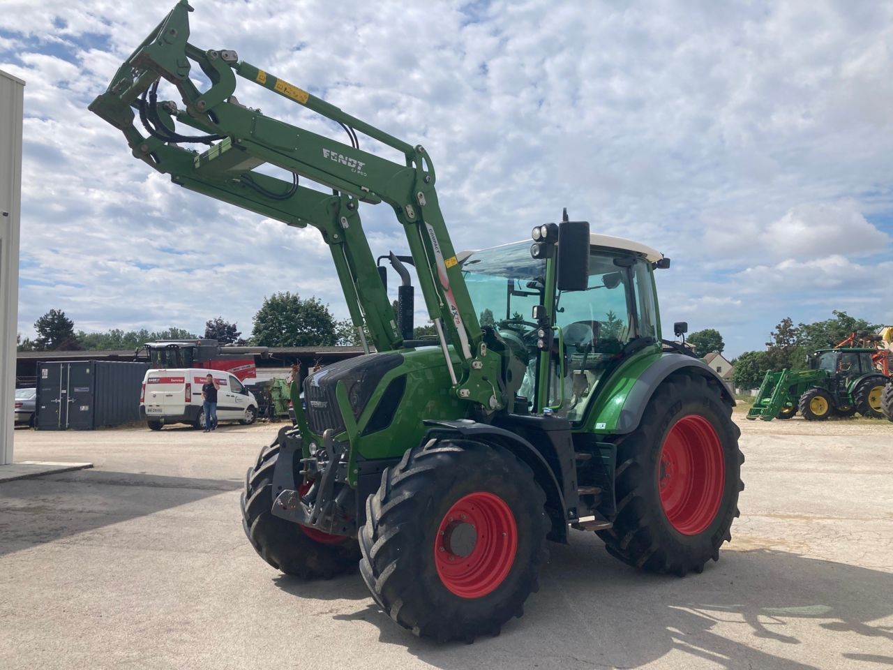 E-FARM: Fendt 312 Vario Profi - Tractor - id 97TMXMV - 90.000 € - Año: 2020 - Horas: 2700,Potencia del motor: 120,Francia