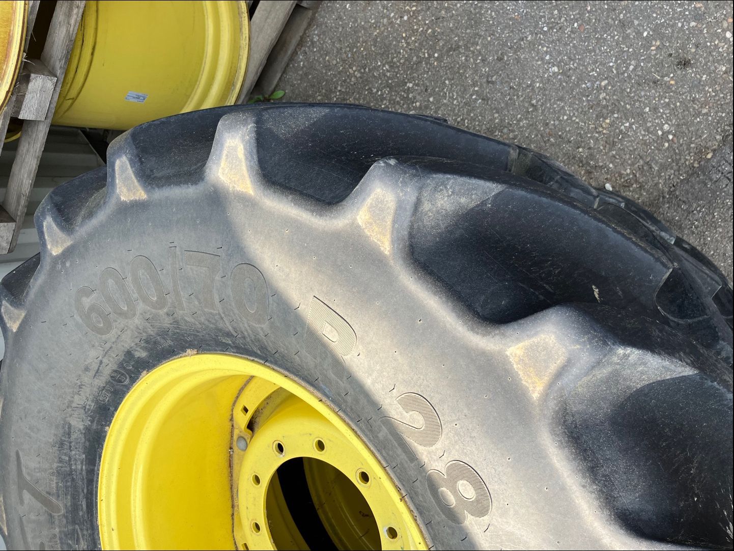 E-FARM: Mitas 650/75 R42 und 600/70 R28 - Ruedas y orugas - id ILXZULF - 12.917 € - Año: 1901 - Austria
