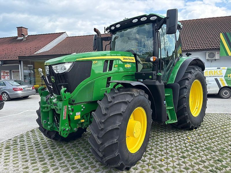 John Deere 6R 185 Tractor €130,320