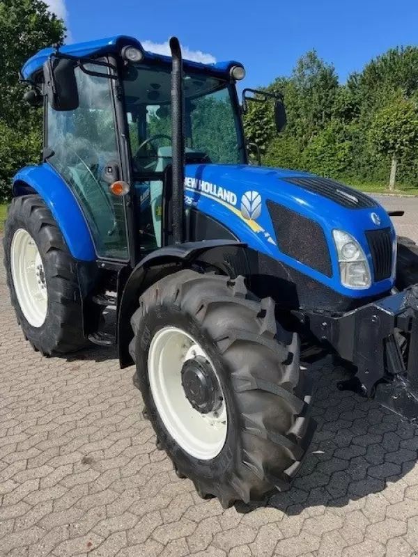 E-FARM: New Holland TD5.115 - Трактор - id 92U3CIA - 23 464 € - Работни часове на двигателя: 5 594 - Дания