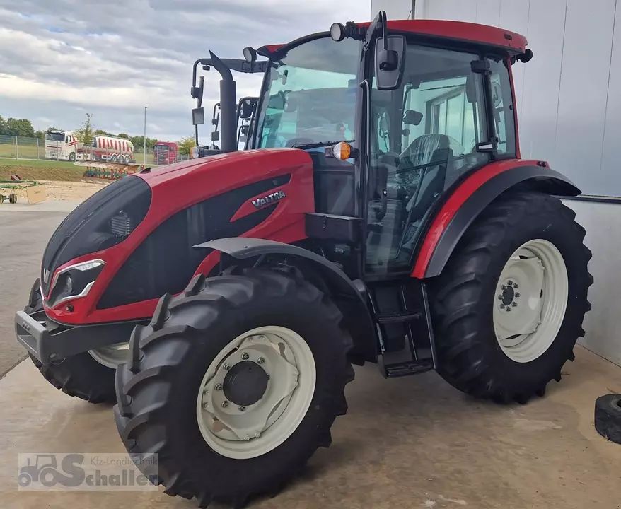 Valtra A 75 Traktor
