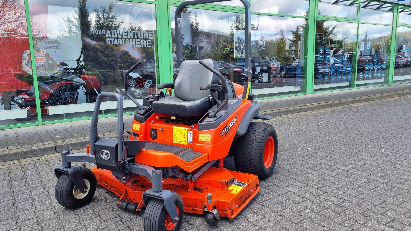 Kubota zd 326 lawn_mower 9 800 €