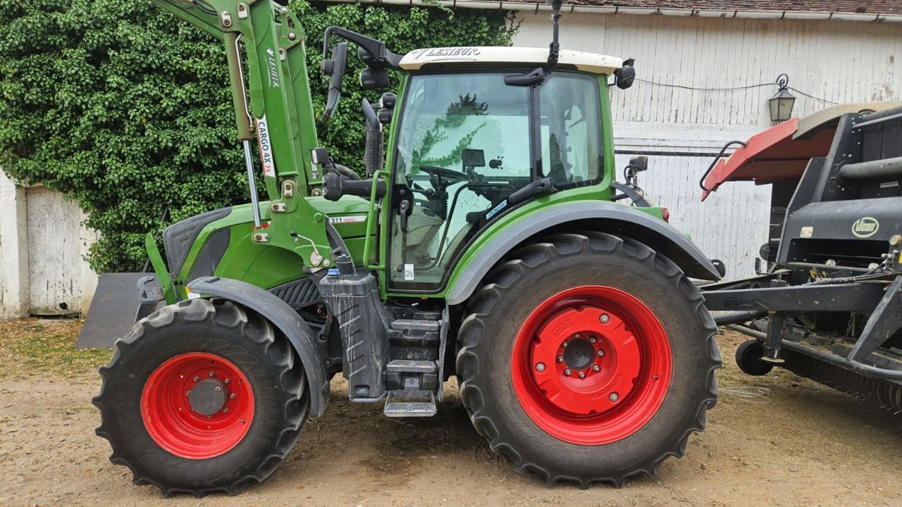 E-FARM: Fendt Farmer 311 - Tracteur - id 4FEKIUR - 109 500 € - Année: 2022 - Lecture du nombre d'heure: 975,Puissance du moteur (chevaux): 110,France