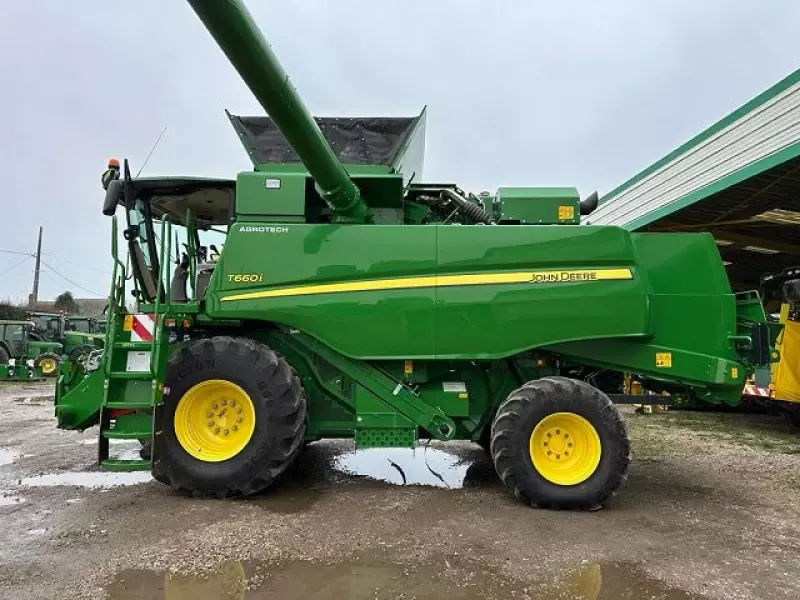 E-FARM: John Deere T660 - Kombajn zbożowy - id YFM63XK - 255 000 € - Rok produkcji: 2021 - Motogodziny: 495,Francja