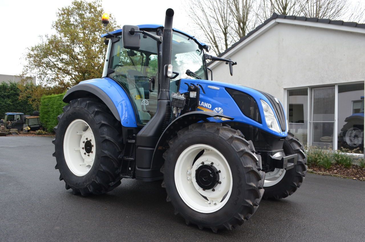 E-FARM: New Holland T5.110 - Tractor - id IBRIBPT - €53,000 - Year of construction: 2017 - Engine hours: 1,480,Engine power (HP): 110,Belgium