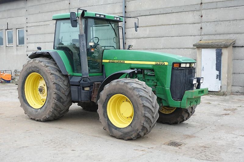 John Deere 8400 Traktor 33 500 €