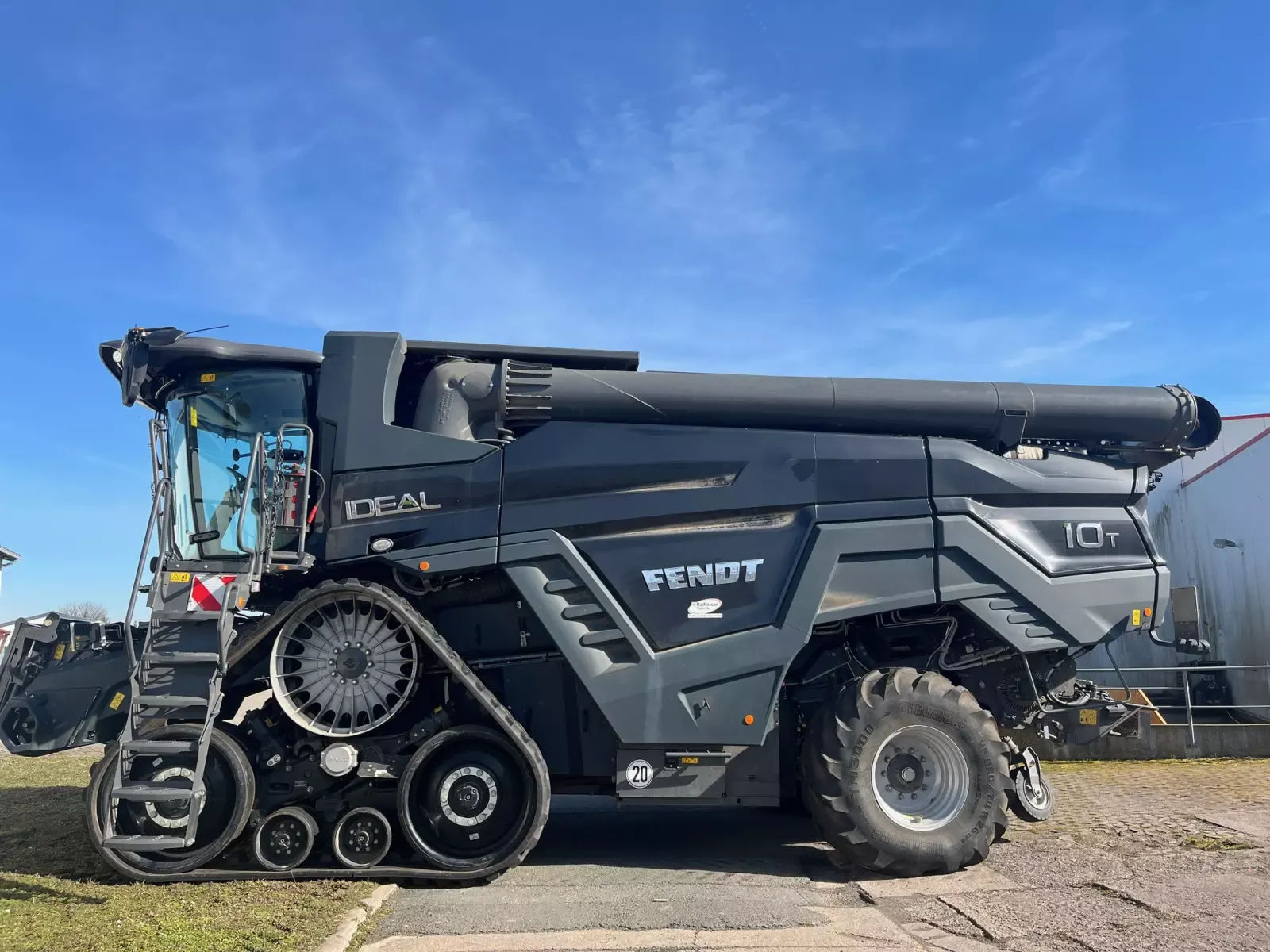 E-FARM: Fendt Ideal 10T - Kombájn - id WQGCTRM - 370 000 EUR - Gyártási év: 2022 - Üzemóra (motor): 494,Németország