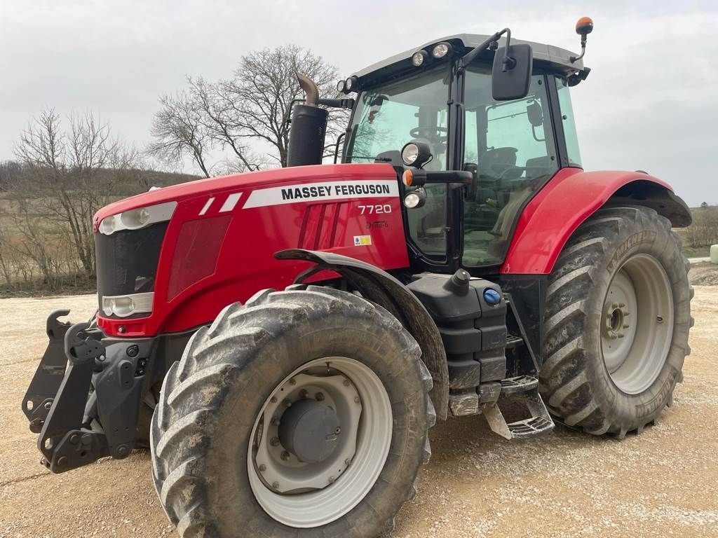E-FARM: Massey Ferguson 7720 Efficient - Traktor - id JQIPMT7 - 77.800 € - Baujahr: 2016 - Abgelesene Motorstunden: 3.741,Motorleistung (PS): 200,Frankreich