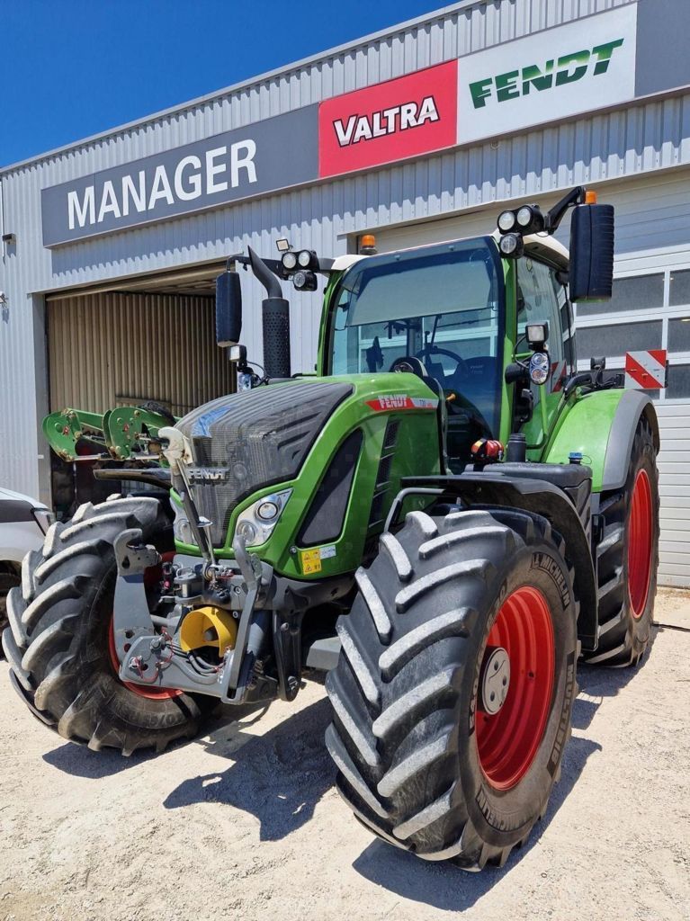 E-FARM: Fendt 720 Vario - Traktor - id ZAA3YBN - 165.000 € - Produktionsår: 2023 - Motortimer: 1.185,Motoreffekt (HP): 200,Frankrig