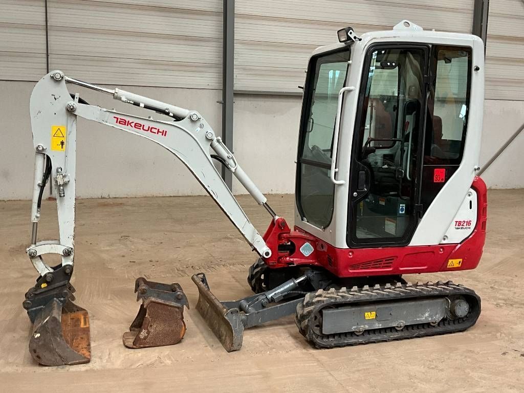 Takeuchi tb 216 Mini-pelle 17 750 €