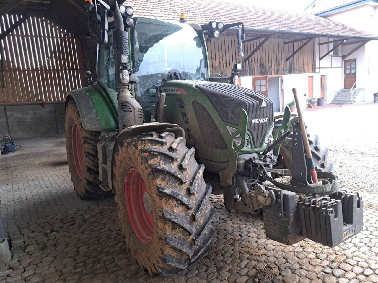 E-FARM: Fendt 516 Vario - Traktor - id BNMIWBH - 122.500 € - Baujahr: 2021 - Abgelesene Motorstunden: 1.950,Frankreich