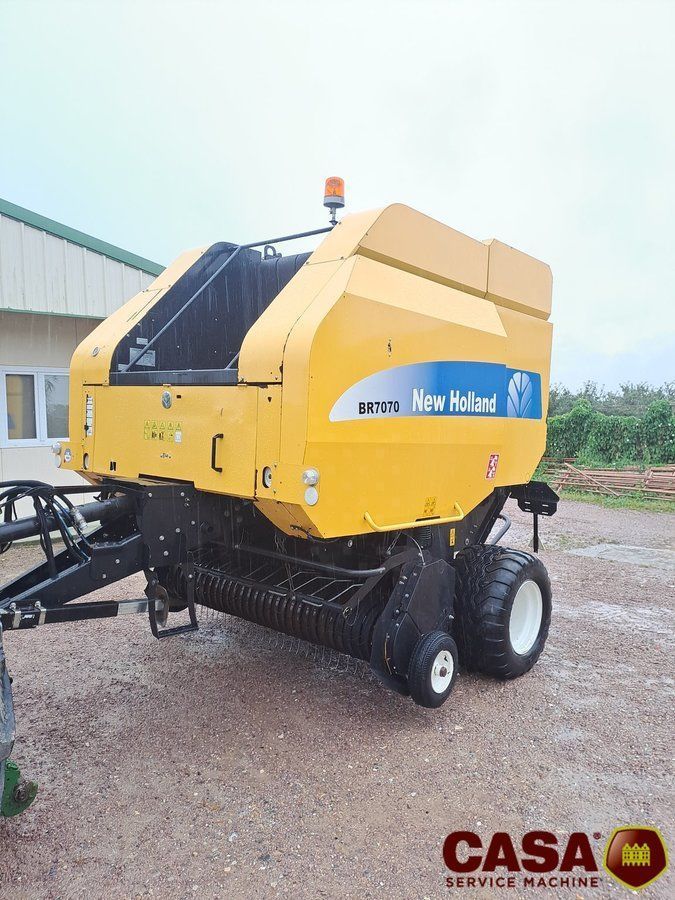 New Holland T 7070 Presă de balotat 6.000 EUR