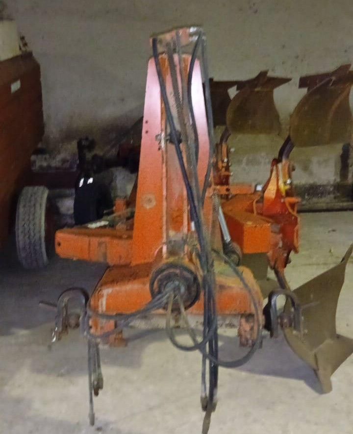 E-FARM: Kuhn varimaster 150 - Plough - id RJRZTLL - €7,500 - Year of construction: 1996 - Italy