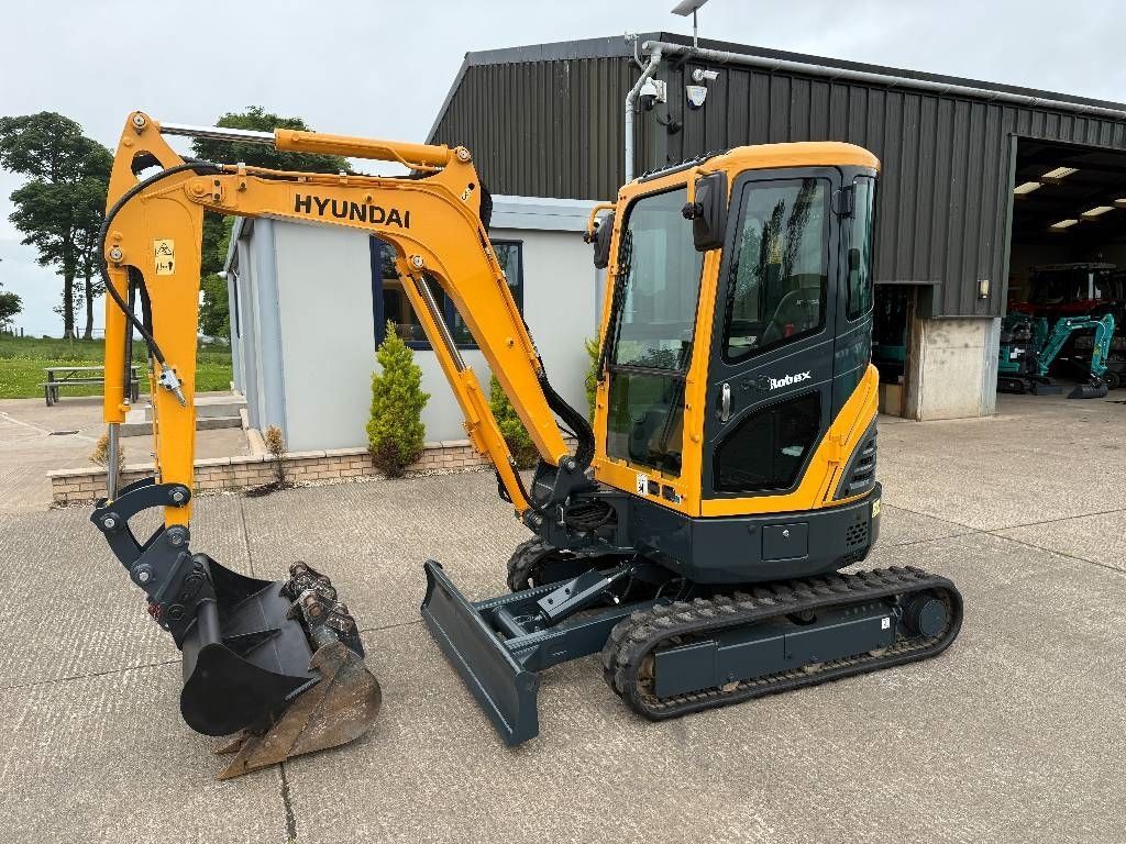 HYUNDAI r25z-9 ak Mini excavator €23,878
