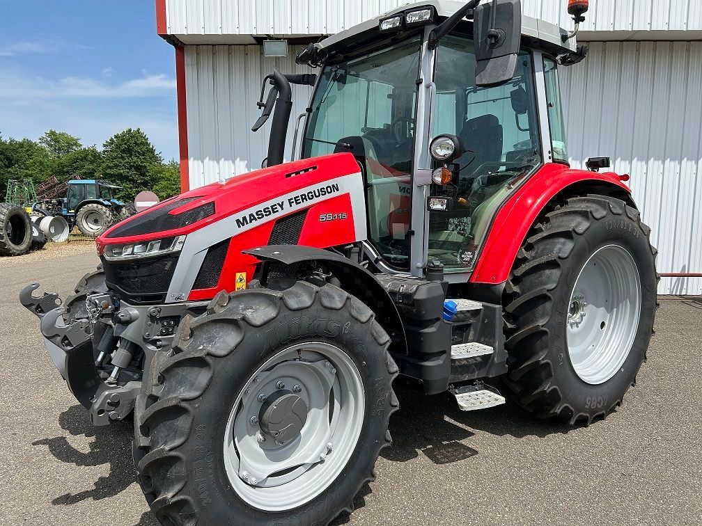 E-FARM: Massey Ferguson 5S.115 - Tracteur - id KQPTNBN - 98 000 € - Année: 2024 - Lecture du nombre d'heure: 100,Puissance du moteur (chevaux): 115,France