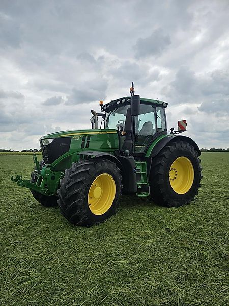 John Deere 6250 R Tractor €120,000